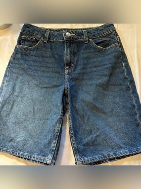 Divided H&M Denim Shorts Women’s Sz 2 Bermuda Medium Wash High Waisted Jorts